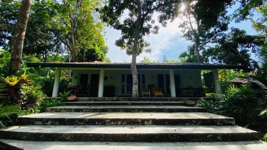 Вилла Whispering House Тангалла Экстерьер фото