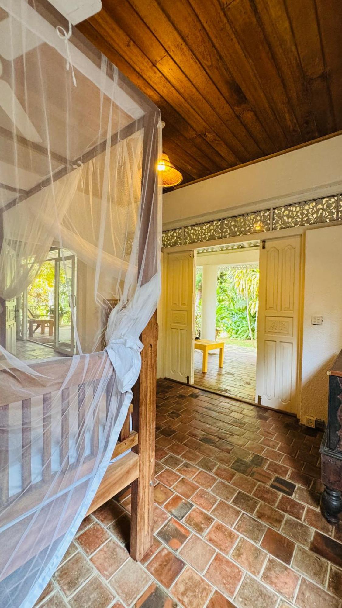 Вилла Whispering House Тангалла Экстерьер фото