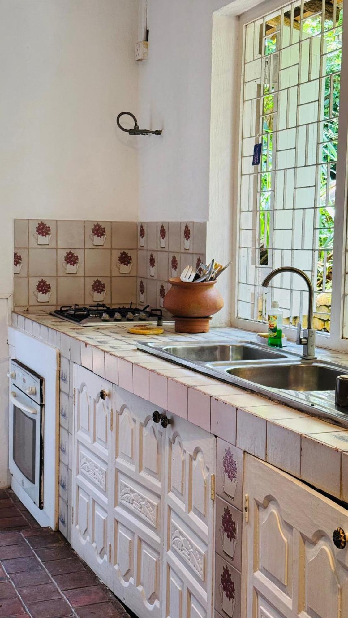 Вилла Whispering House Тангалла Экстерьер фото